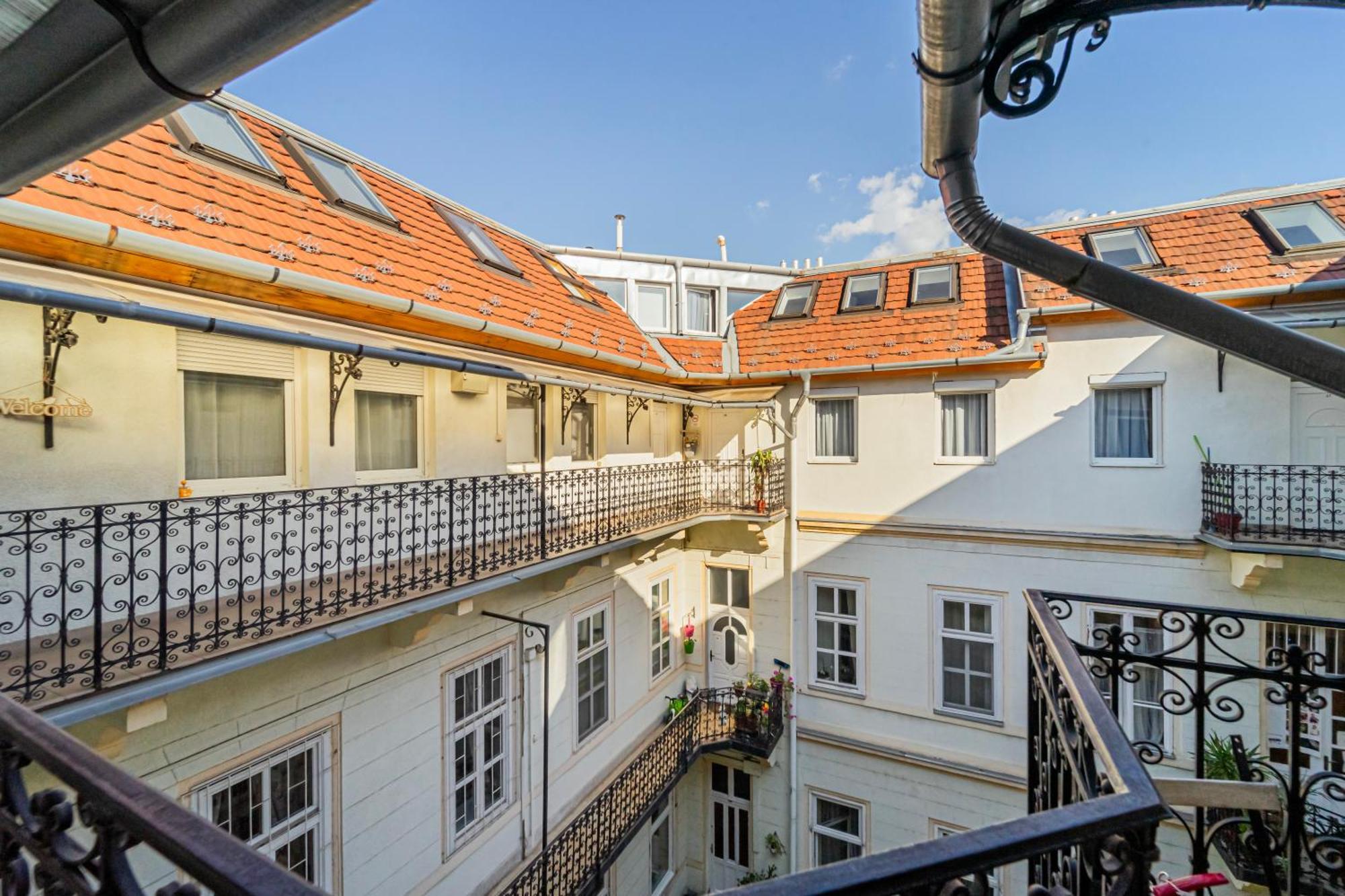 Exclusive & Central Duplex Residence By Prestige Homes Budapest Eksteriør billede